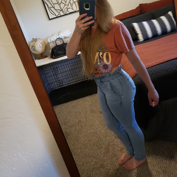 Adorable Ruffle Skinny Jeans - Picture 2 of 7